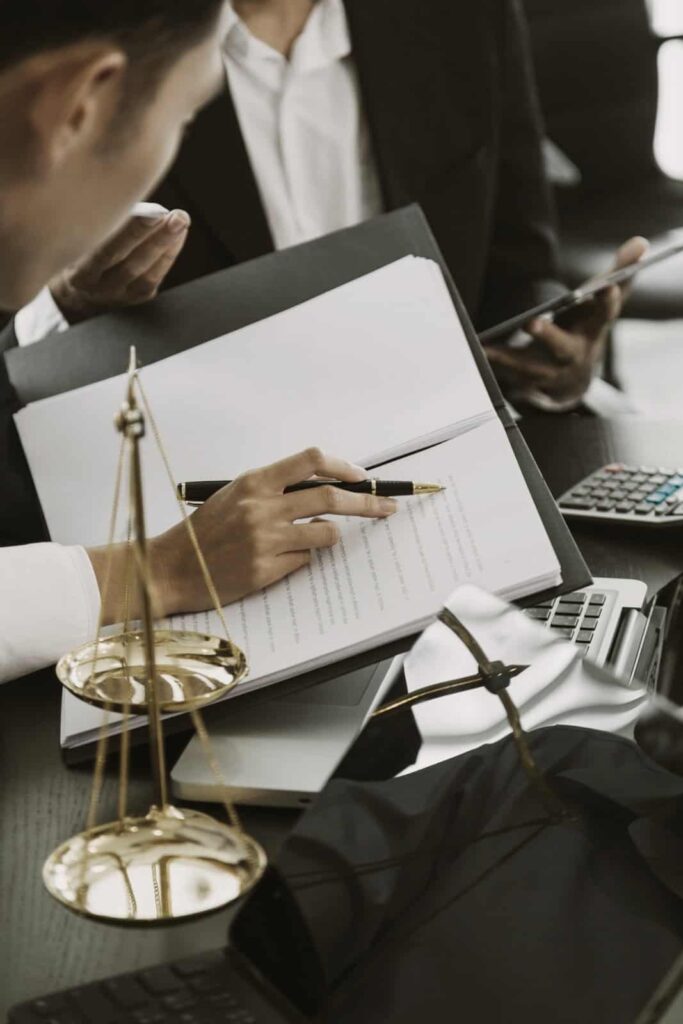 Justicia Abogado Que Trabaja Socio Ley (1) 1067x1600